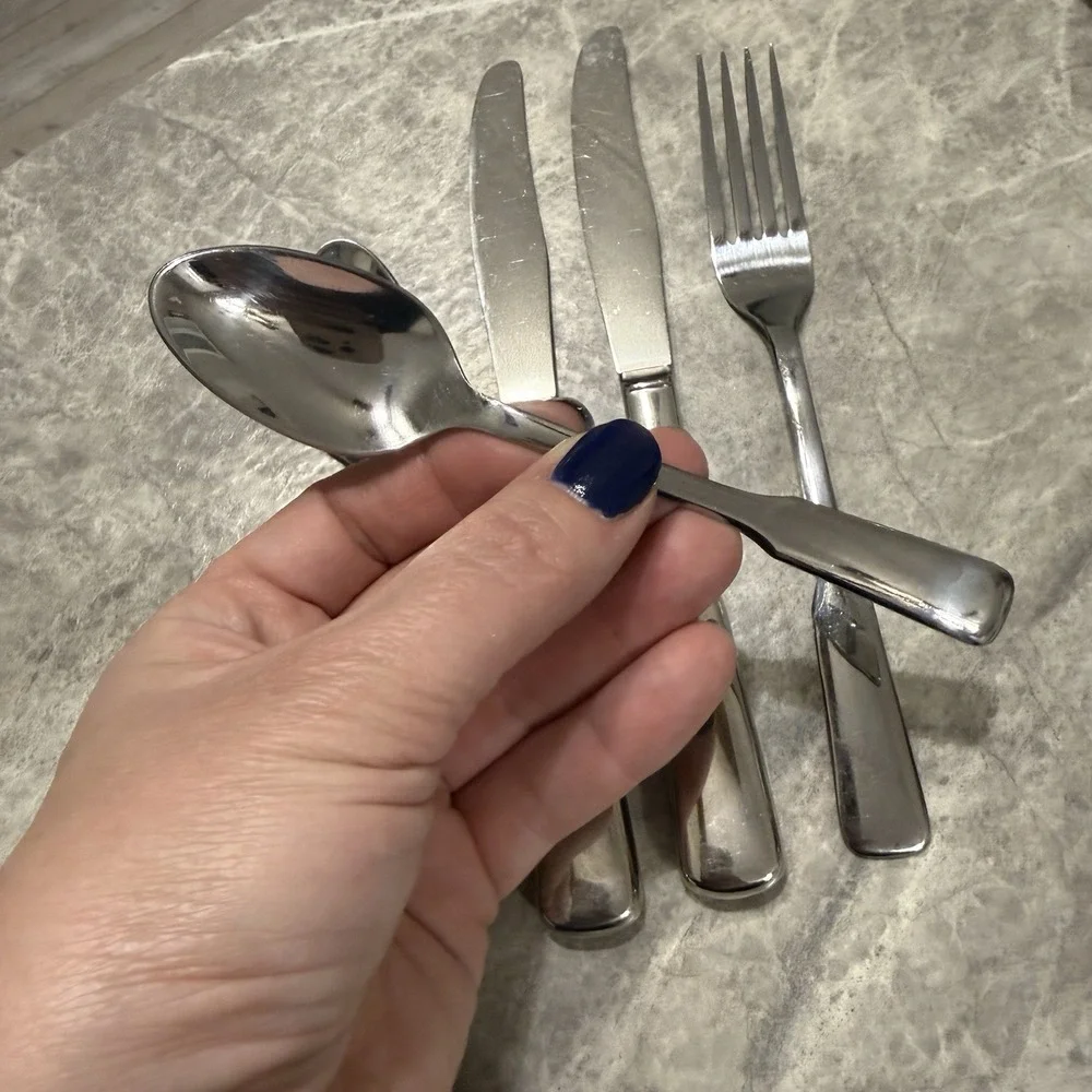 4ps SSS Oneida Stainless MINUTE MAN/COLONIAL BOSTON Spoons Knife Forks Service